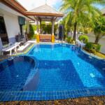 Pool and Garden of a house in Pattaya